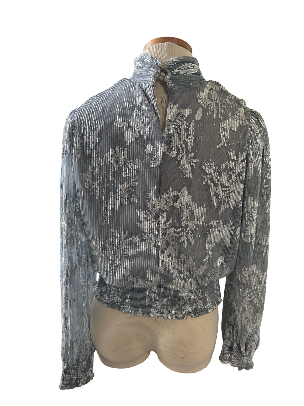 Joie Metallic Floral Pleated Blouse Top Gray Silver High
Neck Long Sleeve
Size L - Picture 5 of 9